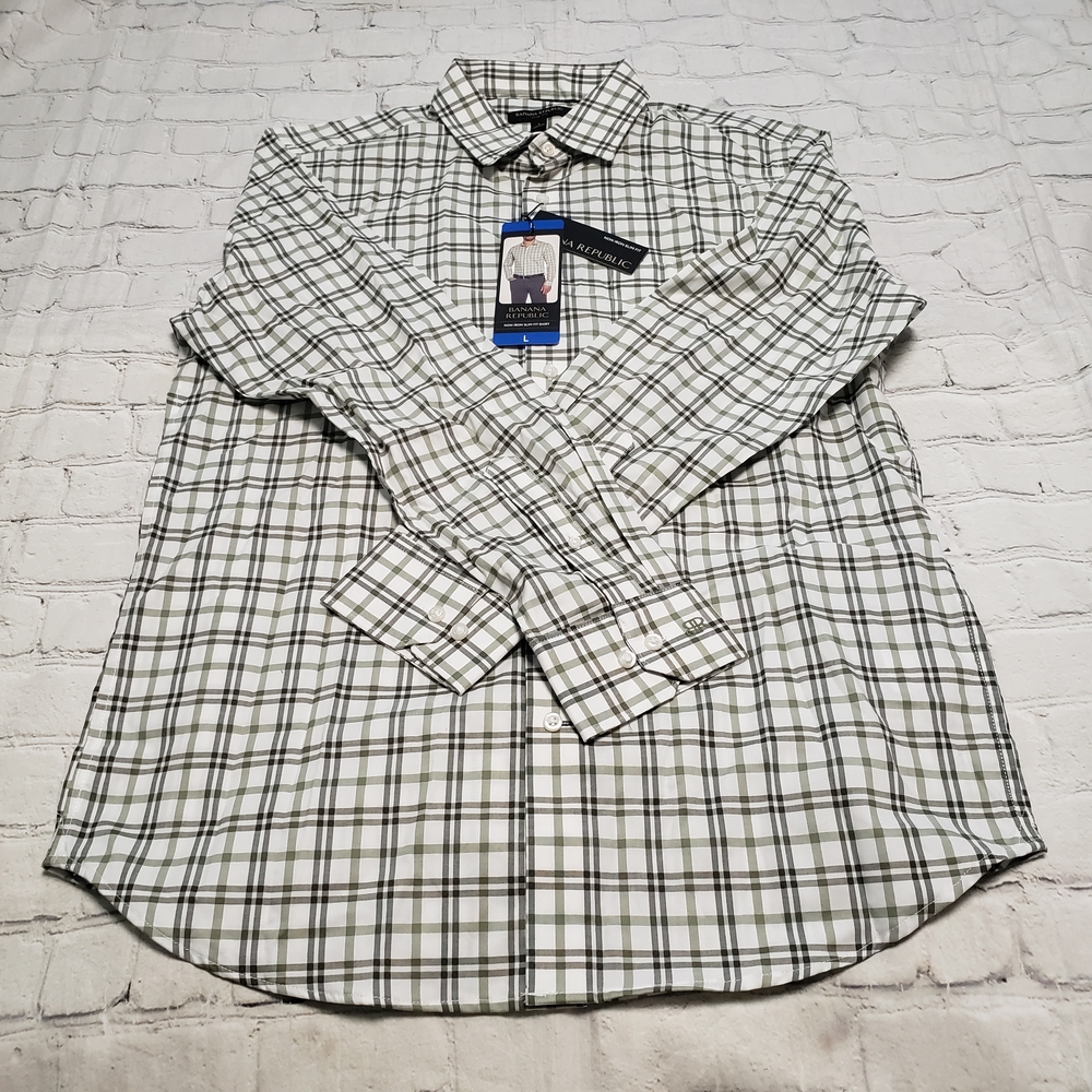 Banana Republic Men's Plaid Shirt - Green and White